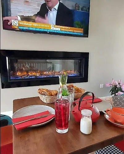 Bed & Breakfast The Canalside At The Auld Shebeen Bar *